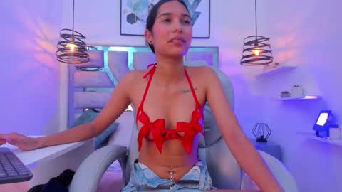 Snapshot of laura_stuar chatting on November 2025 12:49:02 PM laura stuar online show from November 2025 12:49:02 PM