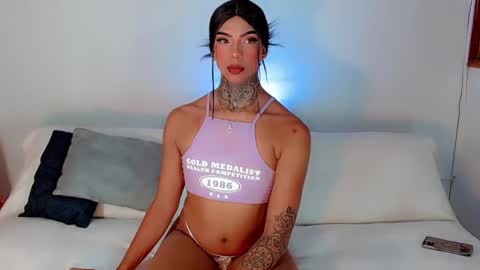 Laura online show from February 2025 09:24:02 PM