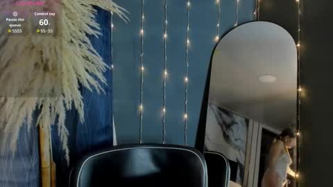 Laura Blue online show from January 2026 09:49:02 PM