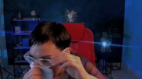 lauradavidsons online show from November 2025 02:32:02 AM