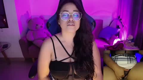 Snapshot of laurahawkes chatting on March 2025 05:31:02 AM laura online show from March 2025 05:31:02 AM