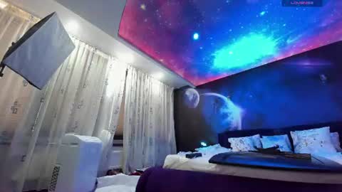 LauraJinx online show from June 2026 09:01:02 AM