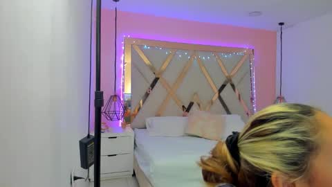 laura  online show from March 2026 07:53:01 PM