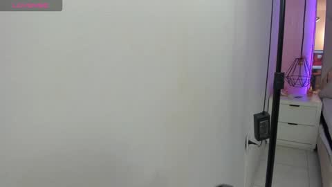 laura  online show from March 2026 07:19:02 PM