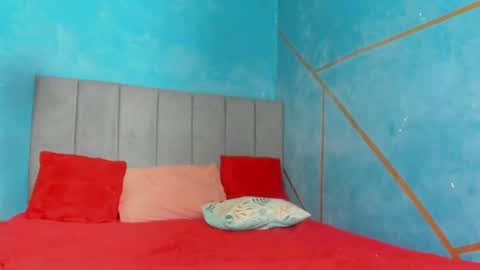 Laura online show from March 2025 08:12:01 PM