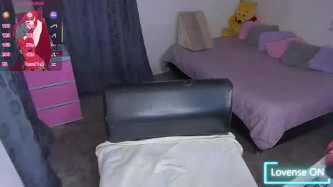 Laura Mayer online show from November 2025 03:29:02 AM