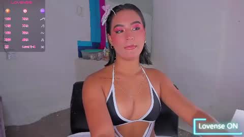 Laura Mayer online show from July 2026 02:04:01 AM