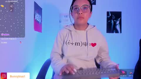 Snapshot of lauraohana chatting on February 2025 10:34:01 AM lauraohana online show from February 2025 10:34:01 AM