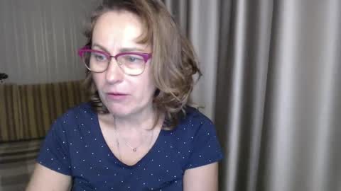 Lauraoven1 online show from December 2024 06:23:02 PM