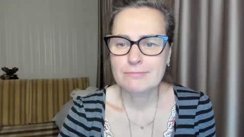 Lauraoven1 online show from February 2025 04:37:01 PM