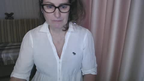 Lauraoven1 online show from March 2025 12:23:02 PM