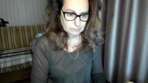 Snapshot of lauraoven1 chatting on December 2025 07:25:02 AM Lauraoven1 online show from December 2025 07:25:02 AM