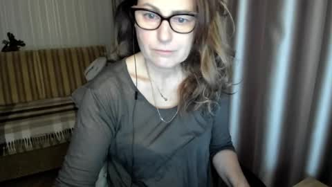 Snapshot of lauraoven1 chatting on December 2025 07:47:02 AM Lauraoven1 online show from December 2025 07:47:02 AM