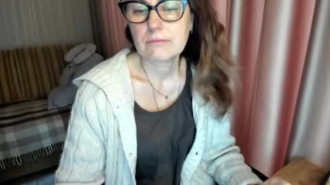 Snapshot of lauraoven1 chatting on February 2026 07:58:02 AM Lauraoven1 online show from February 2026 07:58:02 AM