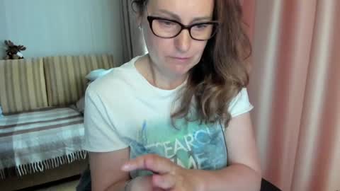 Snapshot of lauraoven1 chatting on April 2026 08:08:01 AM Lauraoven1 online show from April 2026 08:08:01 AM