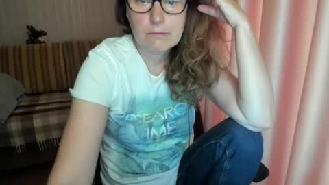 Snapshot of lauraoven1 chatting on April 2026 07:01:01 AM Lauraoven1 online show from April 2026 07:01:01 AM