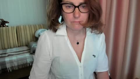 Snapshot of lauraoven1 chatting on May 2026 12:33:01 PM Lauraoven1 online show from May 2026 12:33:01 PM