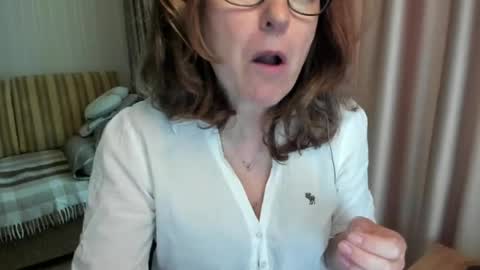 Snapshot of lauraoven1 chatting on May 2026 09:26:02 AM Lauraoven1 online show from May 2026 09:26:02 AM
