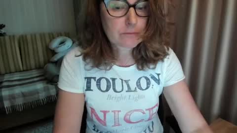 Snapshot of lauraoven1 chatting on June 2026 03:10:02 PM Lauraoven1 online show from June 2026 03:10:02 PM