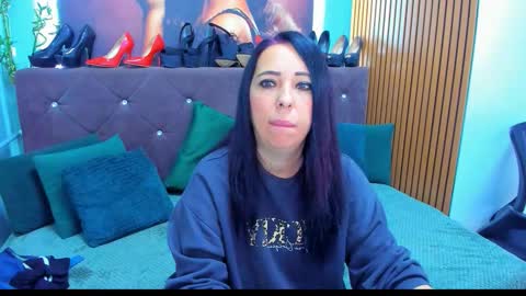 Laura online show from October 2025 03:15:02 AM