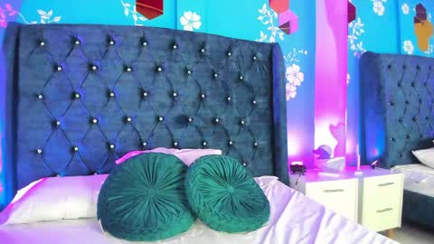Laura online show from May 2026 12:21:01 PM
