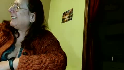 Snapshot of laureanne50 chatting on January 2025 09:20:01 PM laureanne online show from January 2025 09:20:01 PM