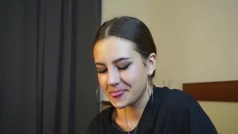 Monica online show from November 2025 07:29:02 AM