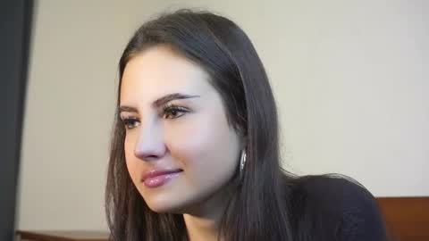 Monica online show from November 2025 11:42:01 AM