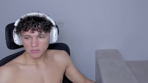 Laureent online show from September 2025 06:31:01 PM