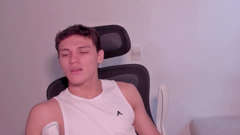 Laureent online show from March 2026 07:40:01 PM