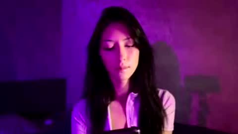 laurelimaino online show from August 2026 04:49:02 PM