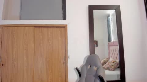 Snapshot of laurem_paulette chatting on January 2026 07:52:02 PM Laurem online show from January 2026 07:52:02 PM