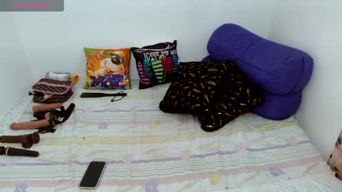 Lauren online show from April 2026 07:37:02 PM