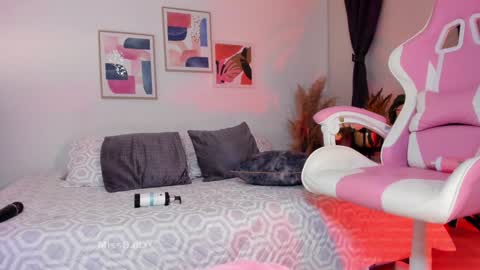 MissLauren online show from December 2024 11:58:01 PM