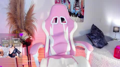 MissLauren online show from September 2025 10:14:02 PM