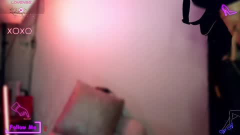 Lauren online show from October 2025 02:35:01 AM