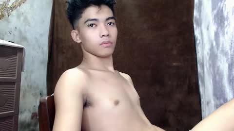 laurence_cuttieguyhere online show from April 2026 07:05:02 PM