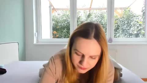 laurendreams online show from November 2025 09:31:01 AM