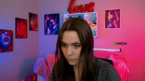 Laure online show from March 2026 10:41:01 AM