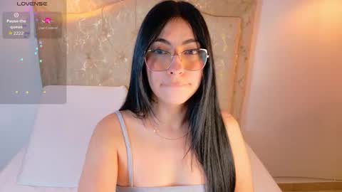 laurenn_smitth online show from January 2026 12:43:02 PM