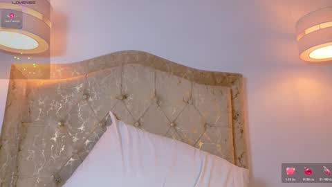 laurenn_smitth online show from March 2026 05:19:02 PM