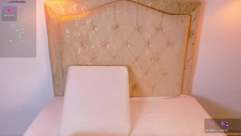 laurenn_smitth online show from April 2026 12:19:02 PM