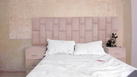 Lauren  online show from January 2025 07:15:01 PM