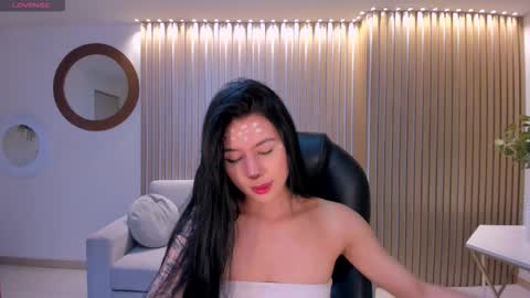 Snapshot of laurentconnor chatting on November 2025 04:58:02 AM Lau online show from November 2025 04:58:02 AM