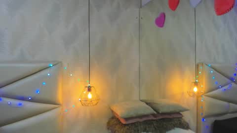 Laurent online show from December 2025 10:44:02 AM