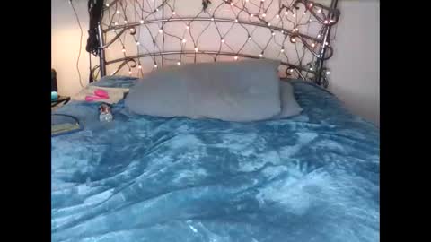 Snapshot of laureybabe44 chatting on November 2025 11:15:01 PM Lauren online show from November 2025 11:15:01 PM