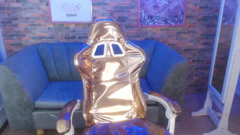 Laurita  online show from January 2025 11:04:01 PM