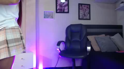 Snapshot of lauwild_ chatting on January 2026 11:15:01 AM LauWild online show from January 2026 11:15:01 AM