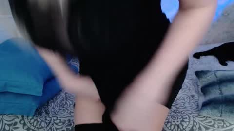 Lavena online show from September 2025 07:46:01 PM