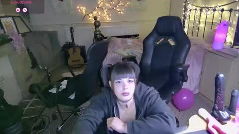 Lavenderrzz online show from February 2026 03:10:01 PM